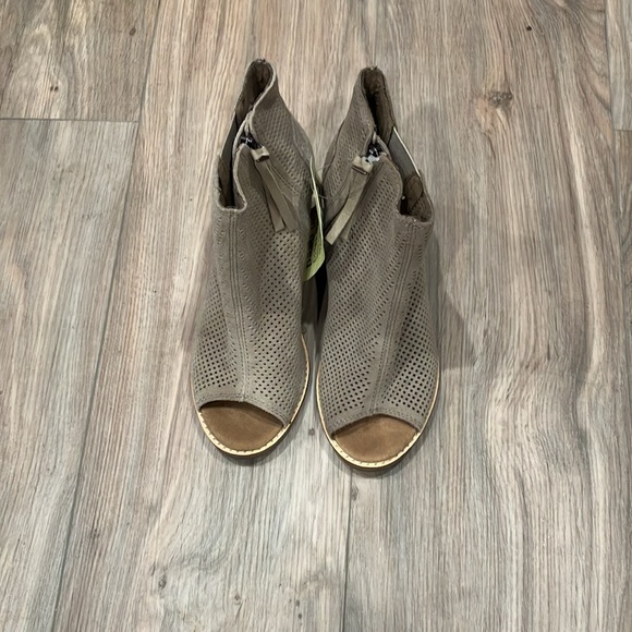 NWT LADIES TOMS MAJORCA PEEP TOE BOOTS SIZE 5.5 - Picture 5 of 8